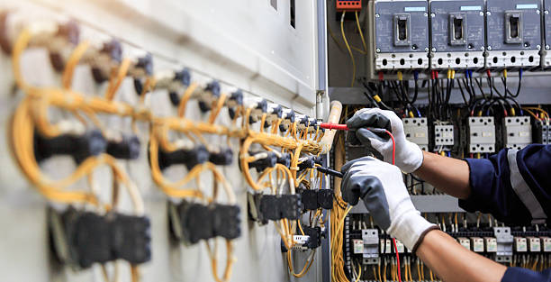 Professional Electrician technician working in Harris County County, GA